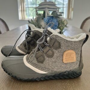 Sorel waterproof Gray and Black Boots